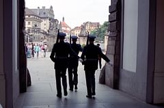 changing of the guard at prague castle
