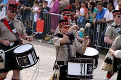 drummers in kilts