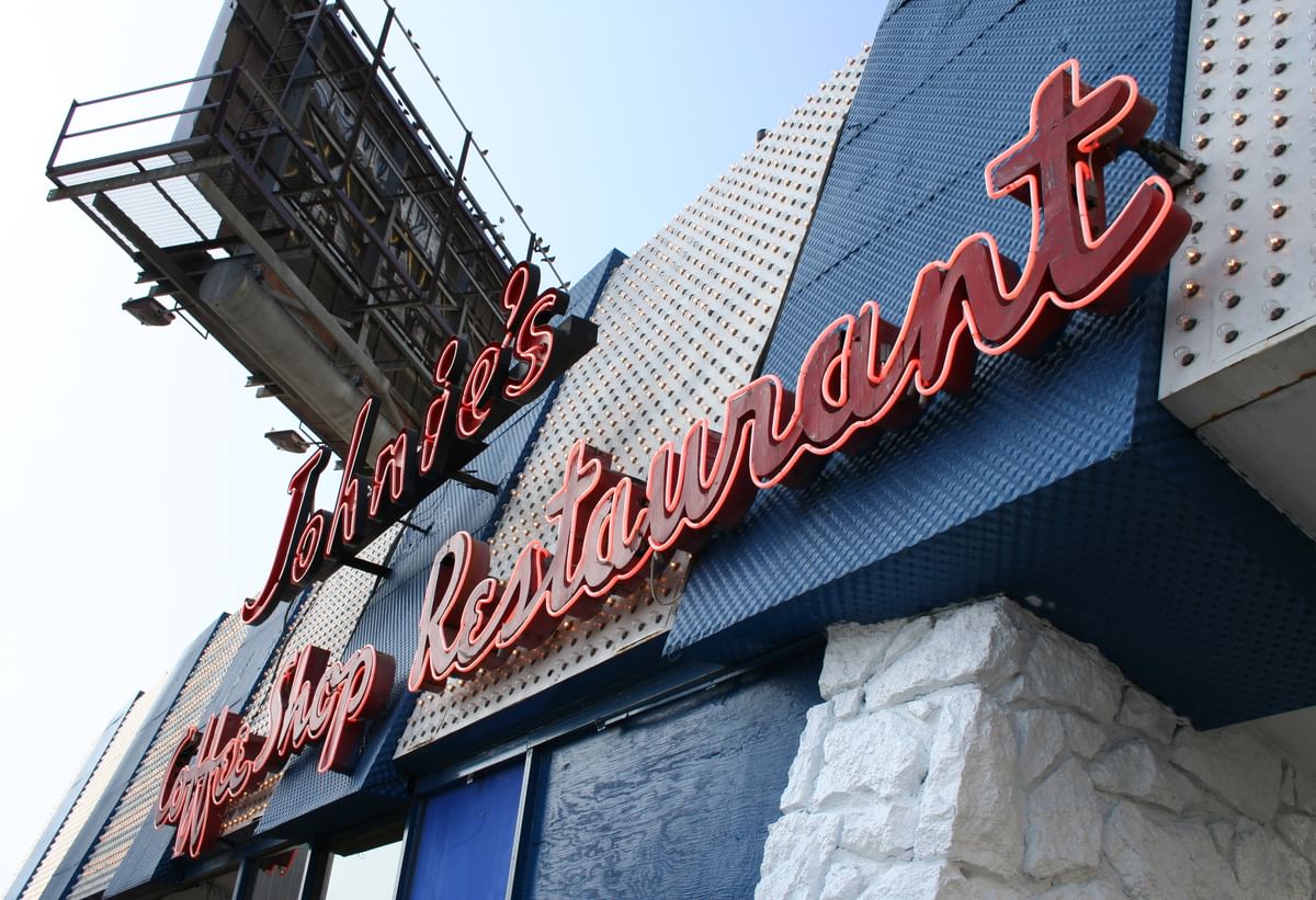 johnie’s coffee shop restaurant