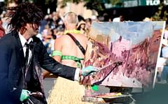 painting the parade